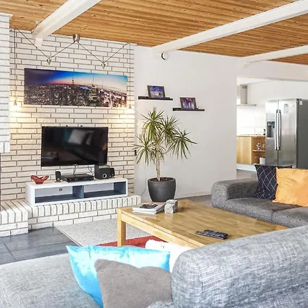 Beautiful Home In Allinge With Wifi 別荘 *