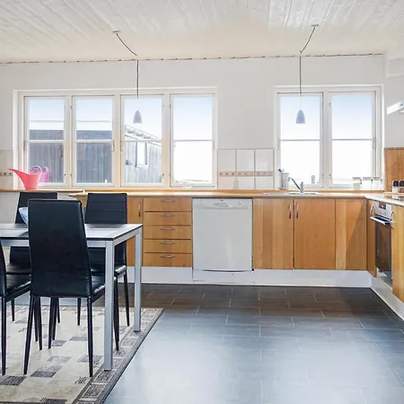 Beautiful Home In Allinge With Wifi 別荘 *