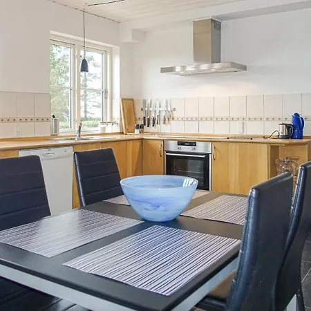 Beautiful Home In Allinge With Wifi 別荘 アリンエ