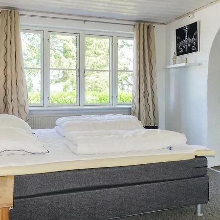 Beautiful Home In Allinge With Wifi アリンエ